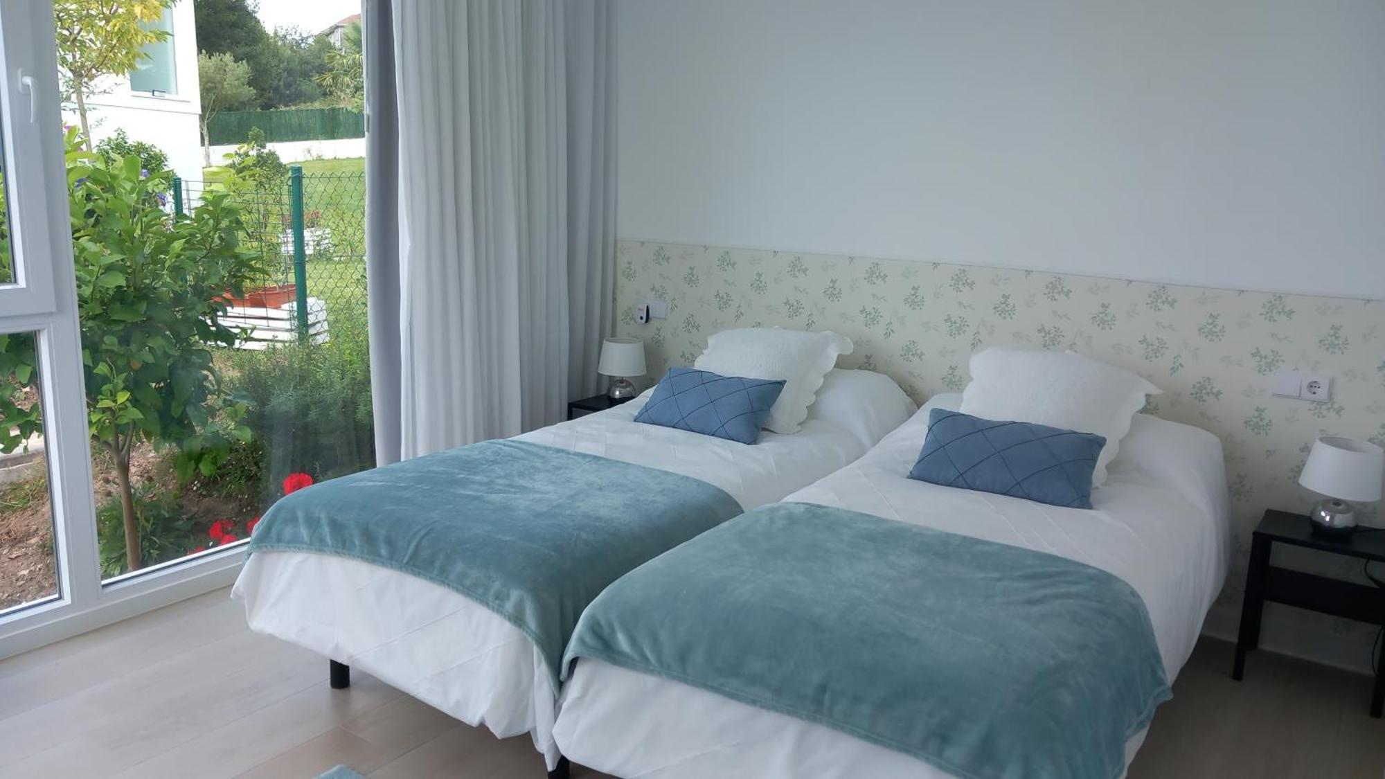 Casas Turisticas Lar Jardin - Parking Privado Santiago de Compostela Ngoại thất bức ảnh