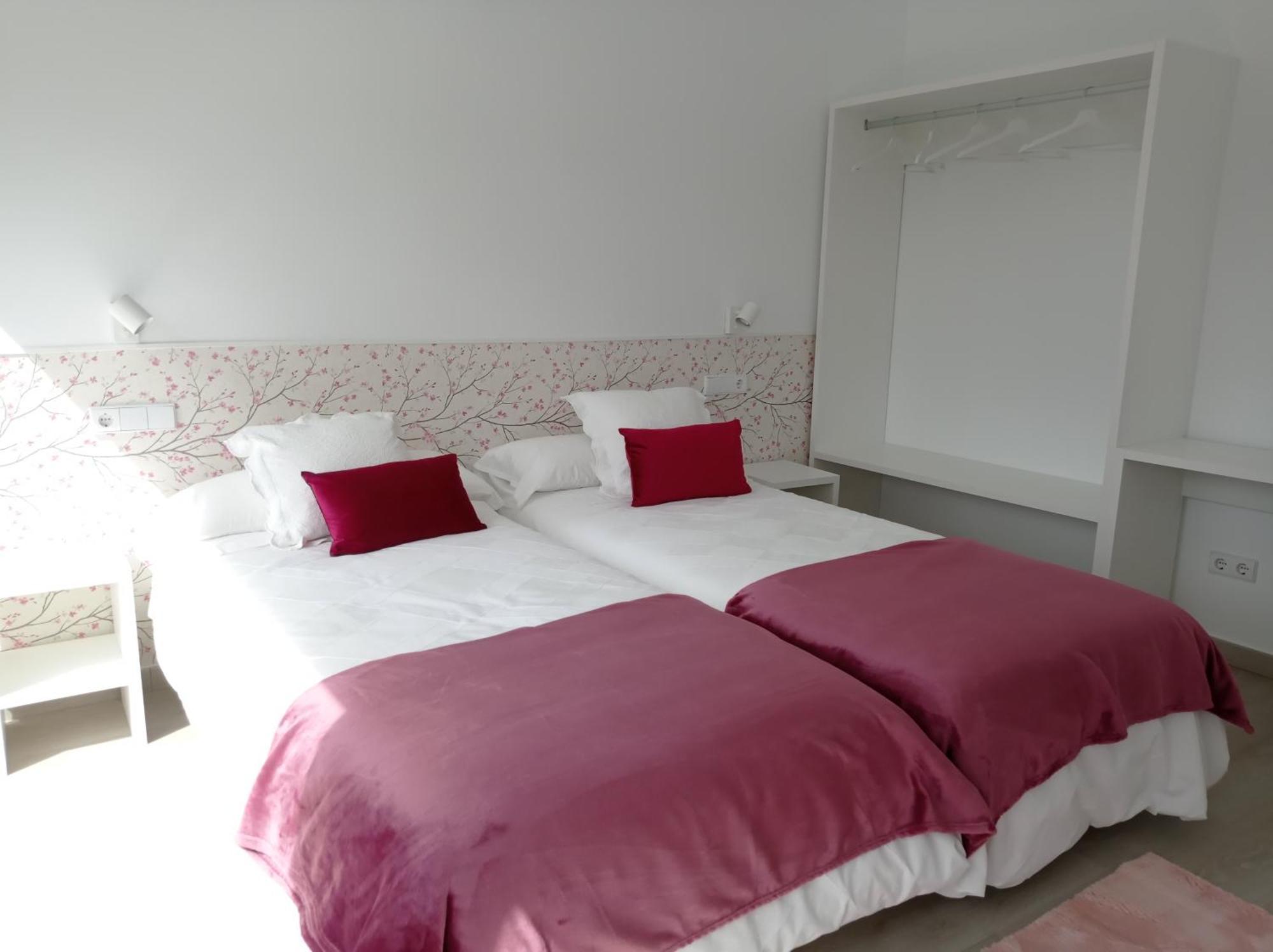 Casas Turisticas Lar Jardin - Parking Privado Santiago de Compostela Ngoại thất bức ảnh