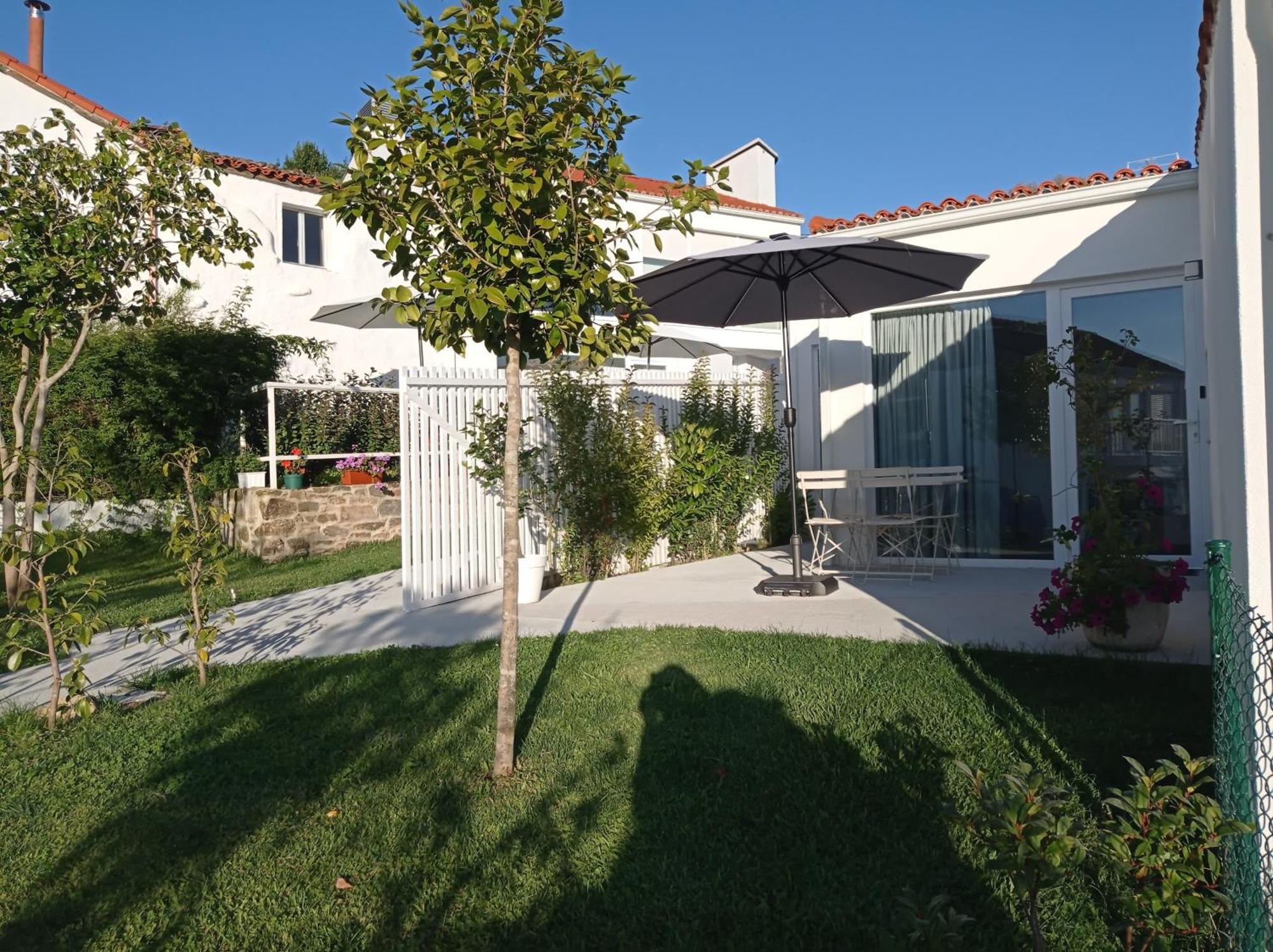 Casas Turisticas Lar Jardin - Parking Privado Santiago de Compostela Ngoại thất bức ảnh