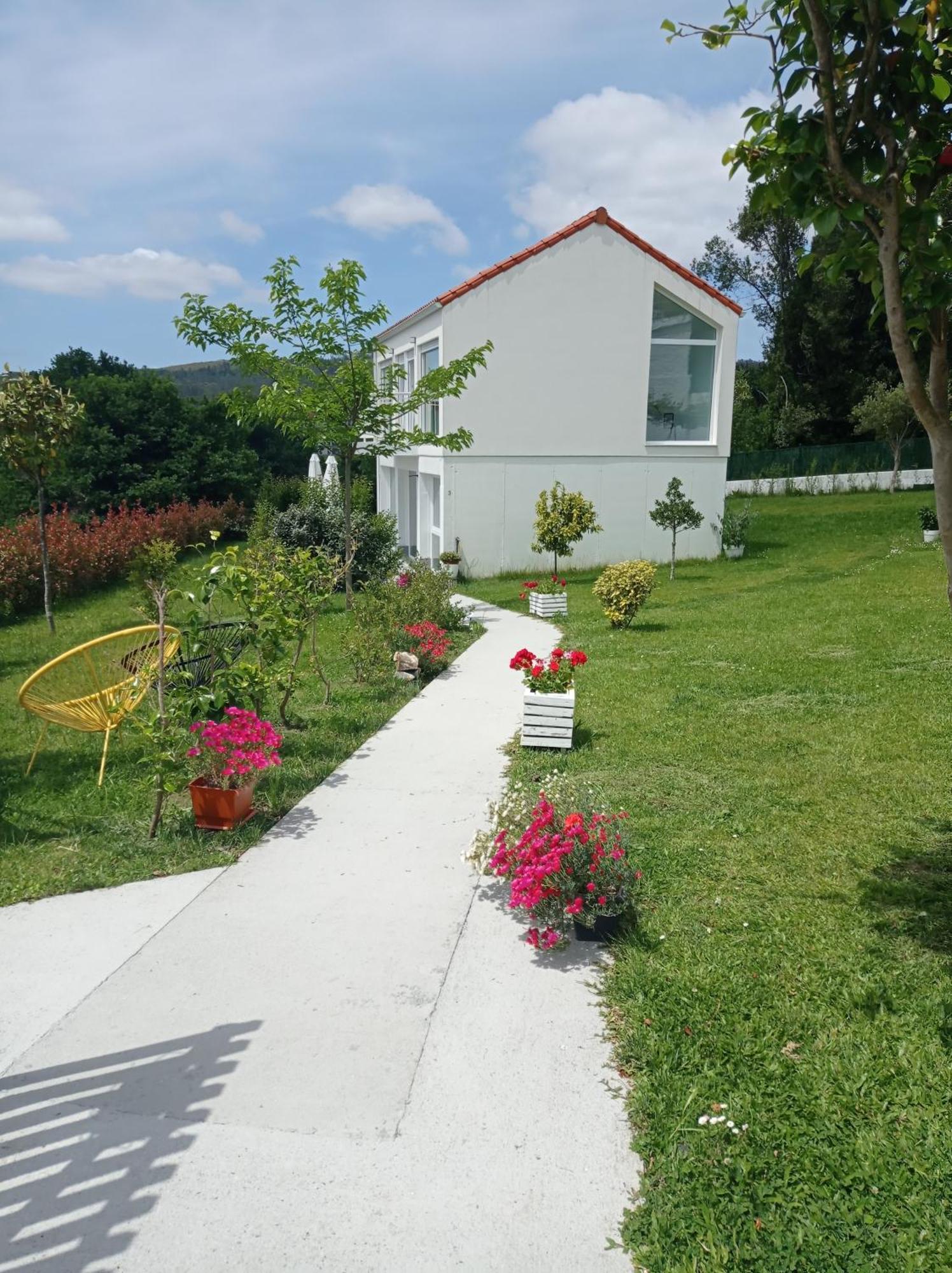 Casas Turisticas Lar Jardin - Parking Privado Santiago de Compostela Ngoại thất bức ảnh